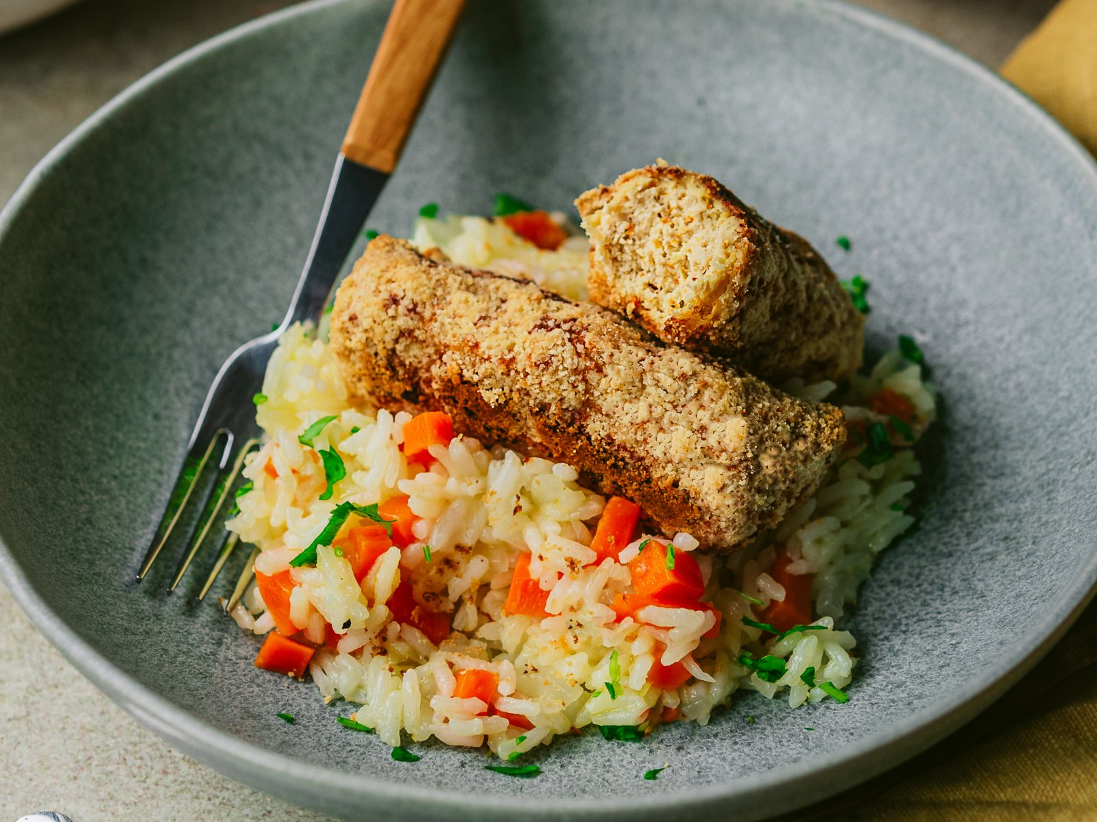 imagem de croquetes com arroz de cenoura