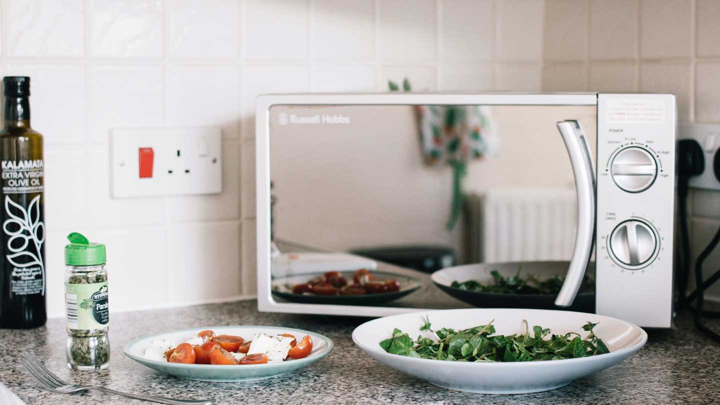 como limpar o microondas